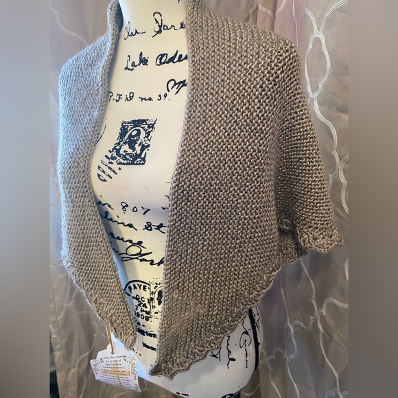 Vintage Hand-Knit Light Brown Triangle Shaped Prayer Shawl - Picture 2 of 10